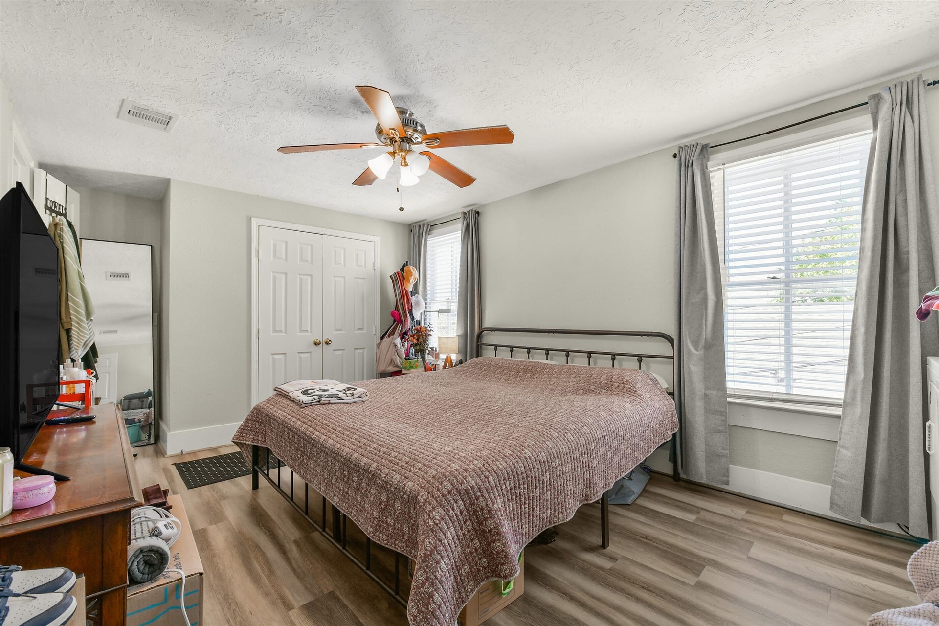 2414 44th Street, Galveston, TX 77550 2nd floor bedroom