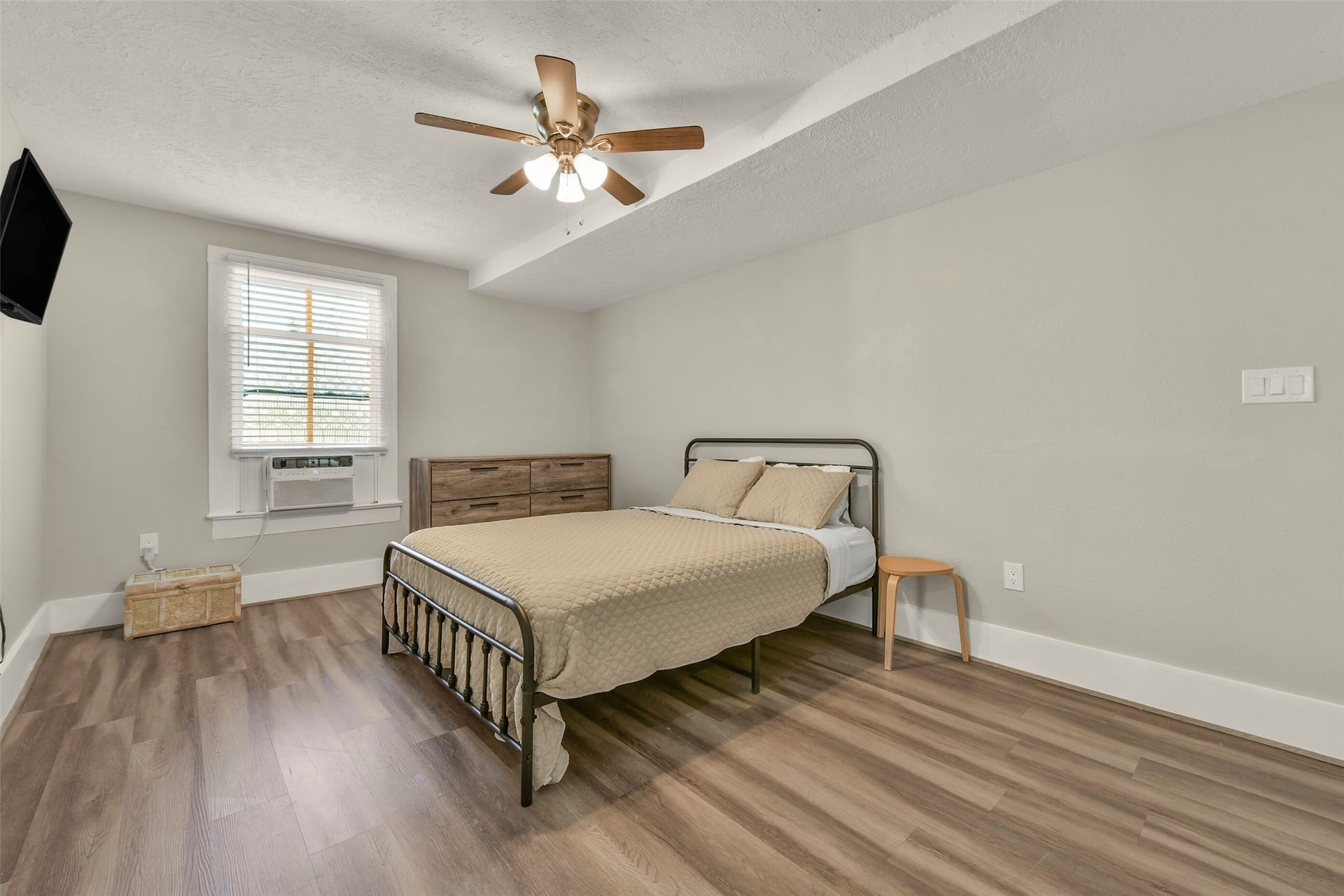 2414 44th Street, Galveston, TX 77550 Secondary bedroom