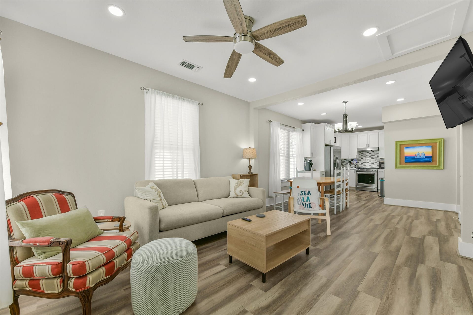 2414 44th Street, Galveston, TX 77550 Living Room
