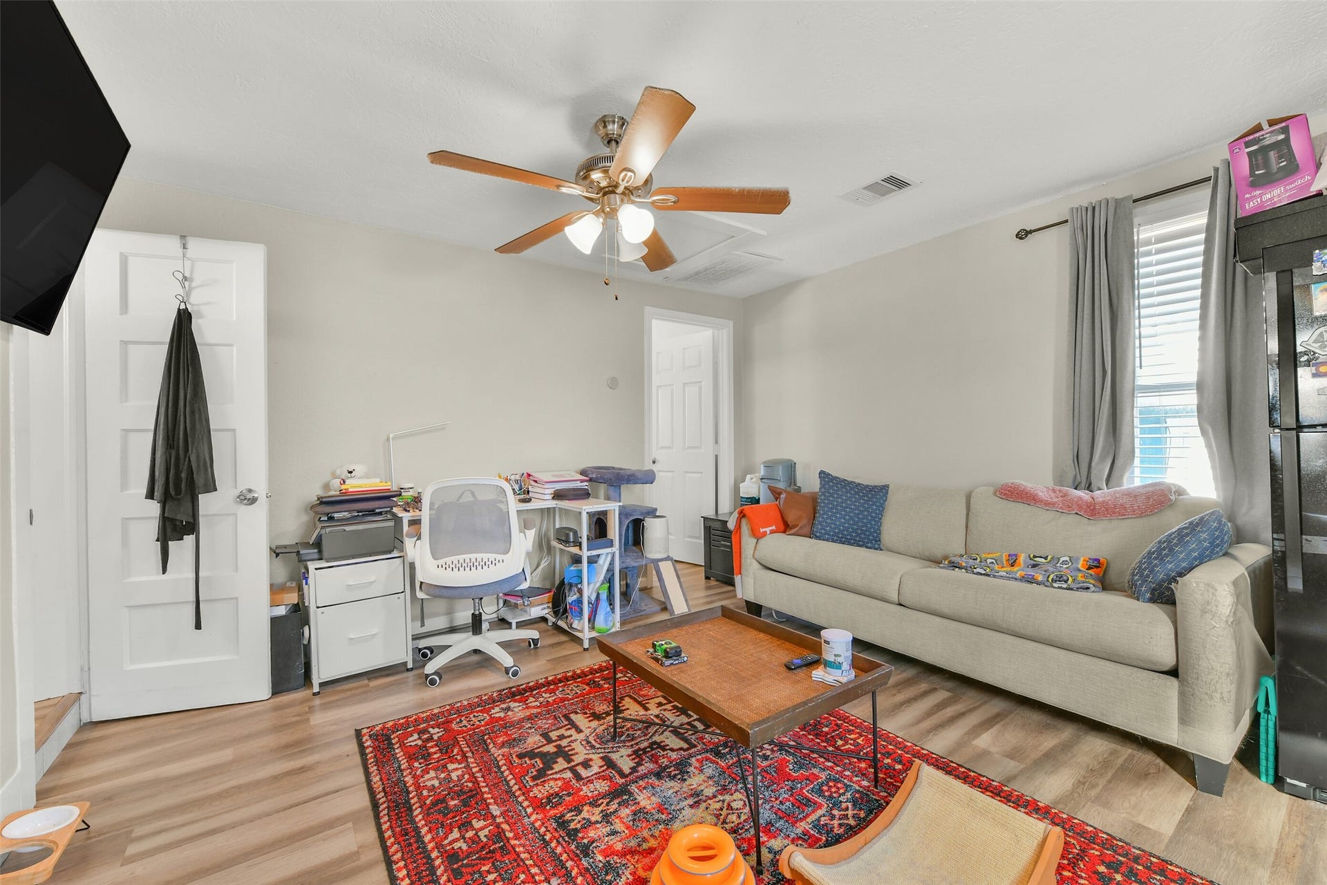 2414 44th Street, Galveston, TX 77550 2nd floor living room