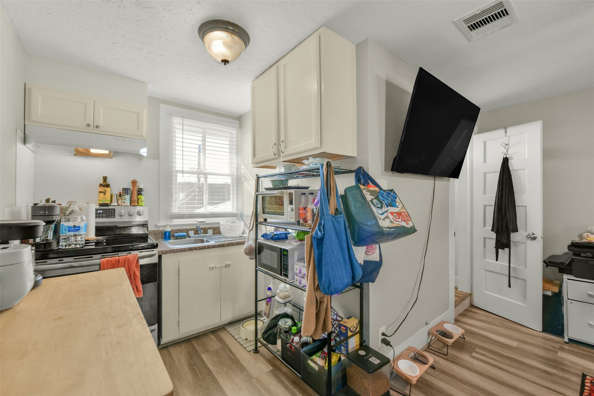 2414 44th Street, Galveston, TX 77550 2nd floor kitchenette