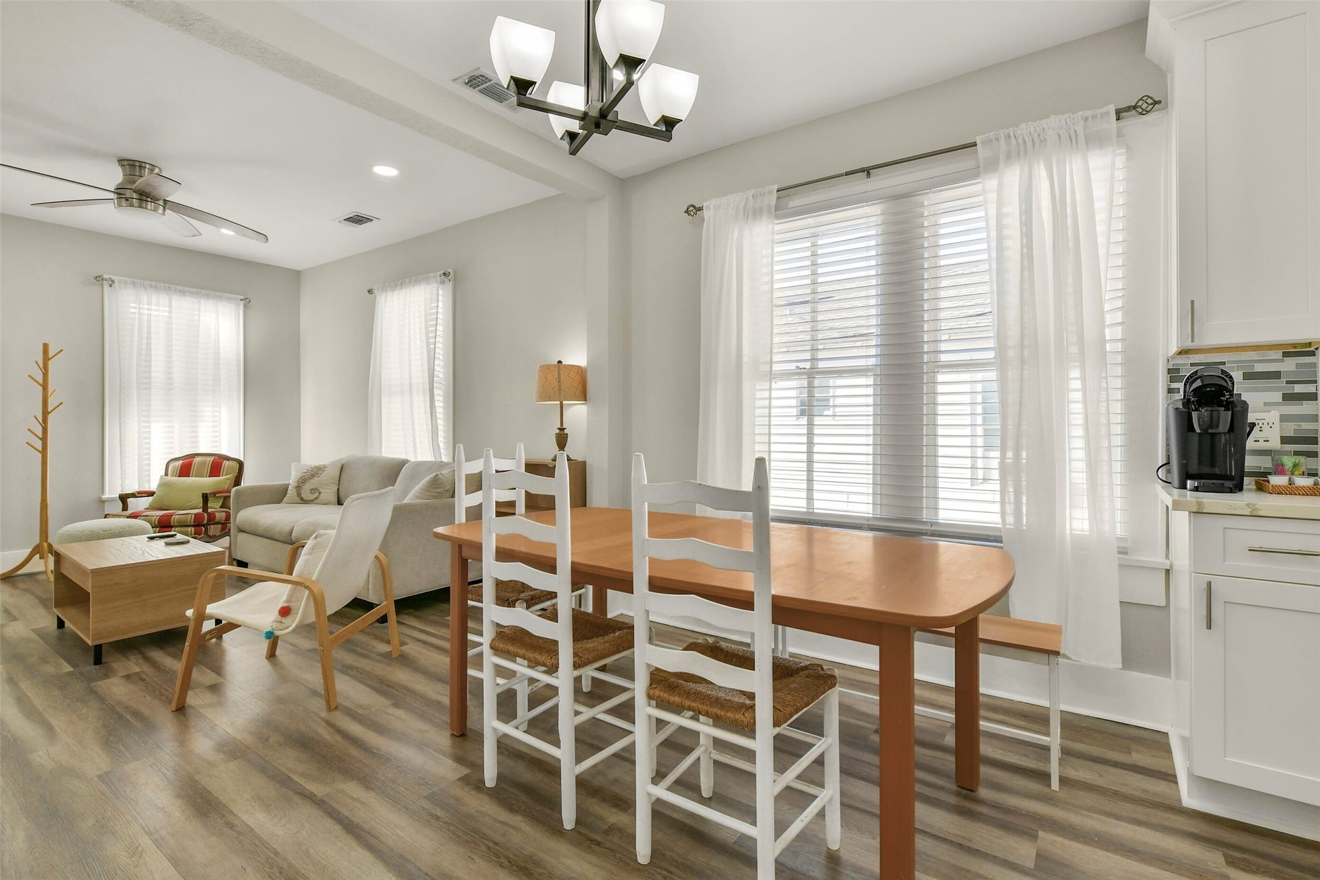 2414 44th Street, Galveston, TX 77550 Dining Room