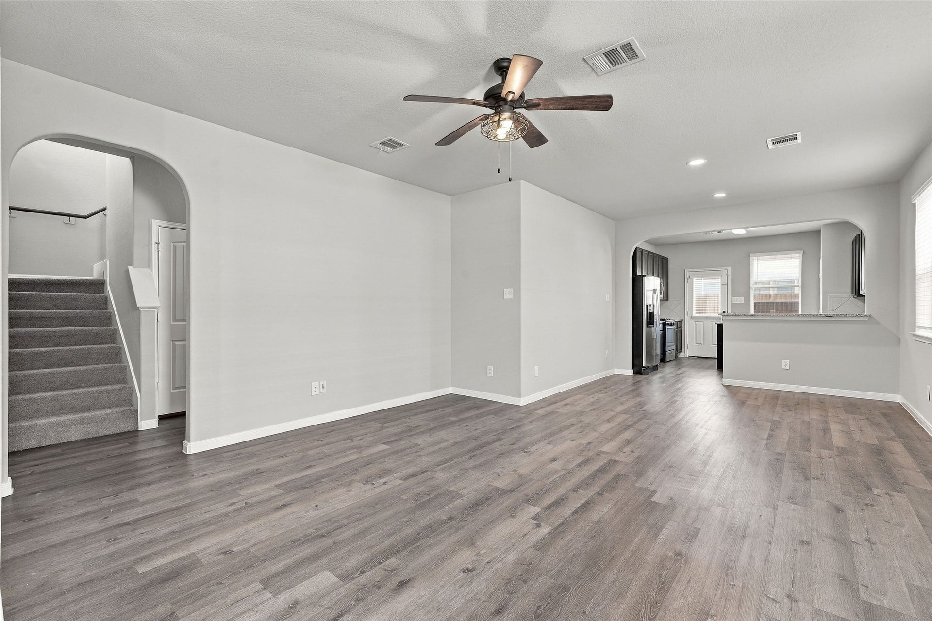 25610 Brooklyn Lane, Porter, TX 77365 MOVE-IN READY! All appliances included & new flooring!