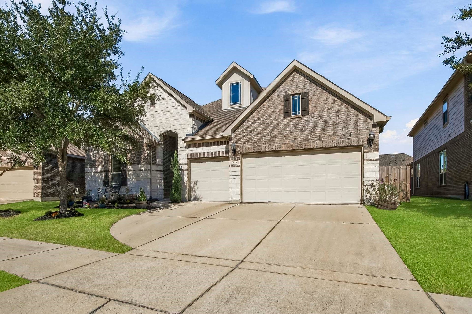 16818 Lake Limestone Lane, Houston, TX 77044