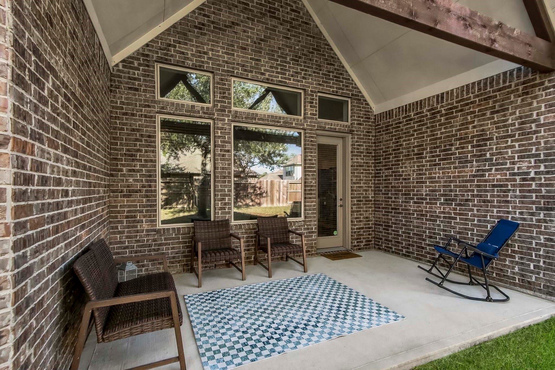 16818 Lake Limestone Lane, Houston, TX 77044