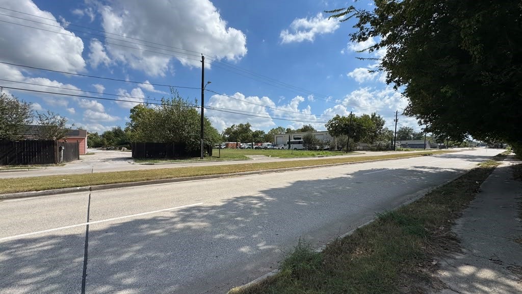 7607 Lockwood Drive, Houston, TX 77016 7607 Lockwood Drive, Houston, TX 77016