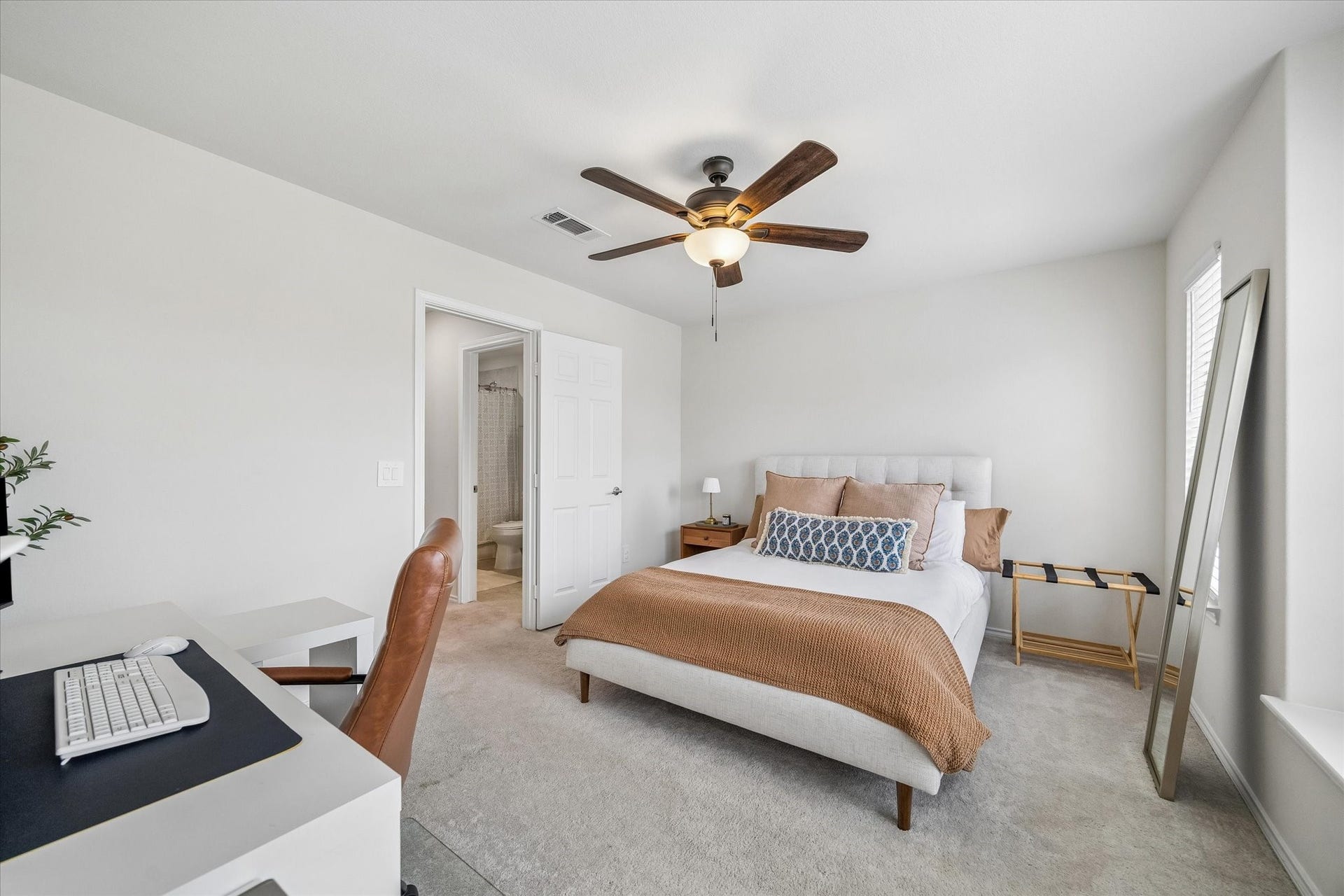4020 Starbright Street, Houston, TX 77018
