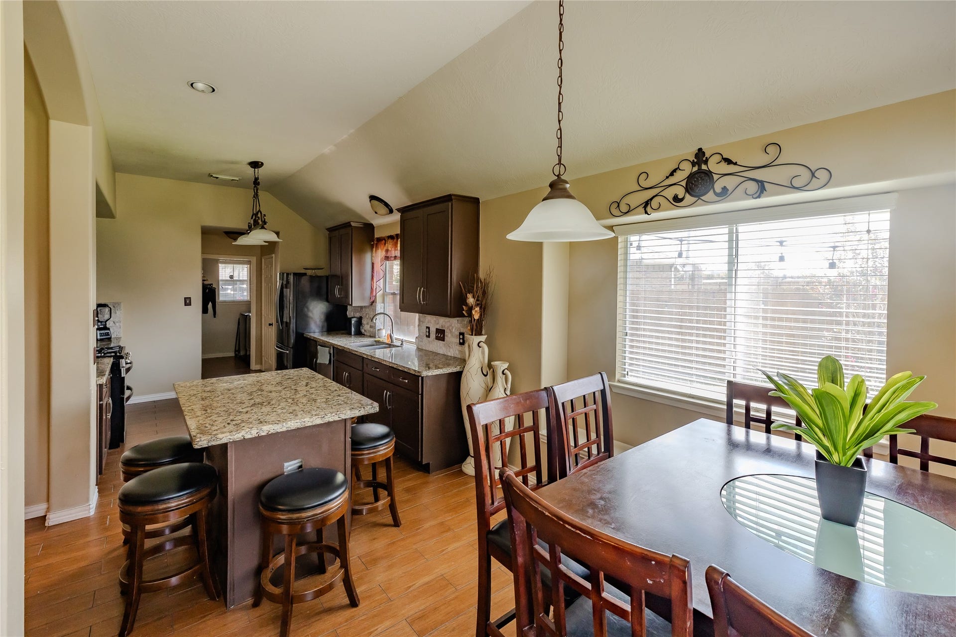 5414 Summer Oak Drive, Pasadena, TX 77505 Open Concept Kitchen