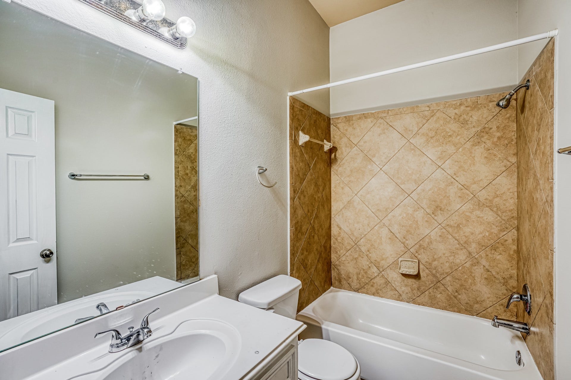 606 Red Oak Canyon Lane, La Marque, TX 77568 606 Red Oak Canyon Lane, La Marque, TX 77568