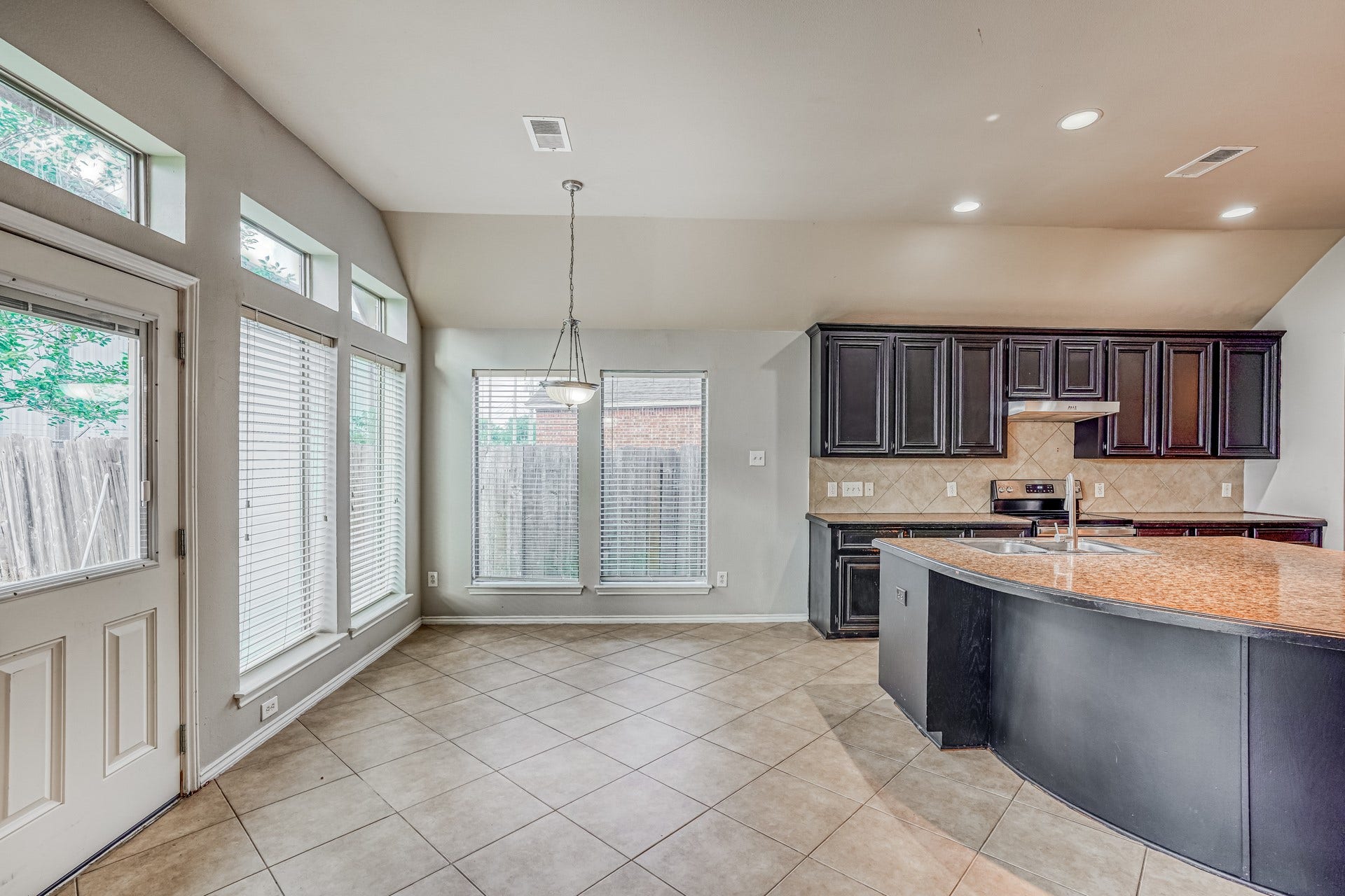 606 Red Oak Canyon Lane, La Marque, TX 77568 606 Red Oak Canyon Lane, La Marque, TX 77568