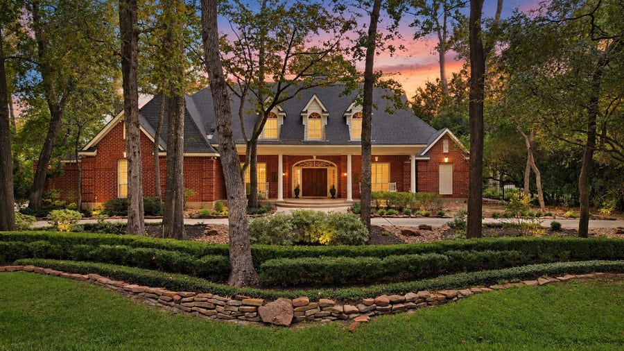 Property photo for 7 Pastoral Pond Circle, The Woodlands, TX