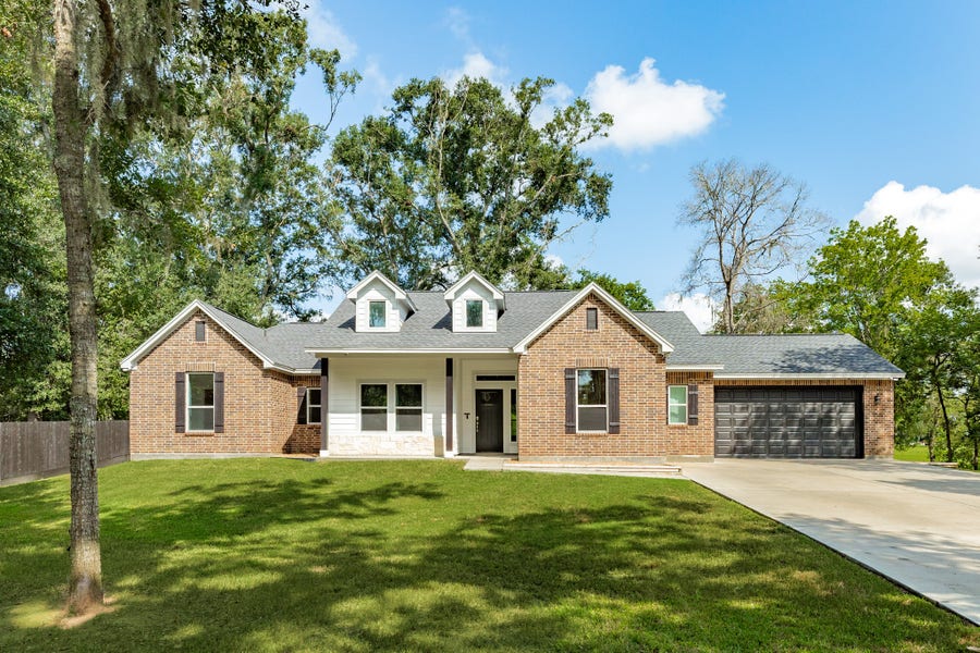 Property photo for 1219 Chuckwagon Court, Angleton, TX