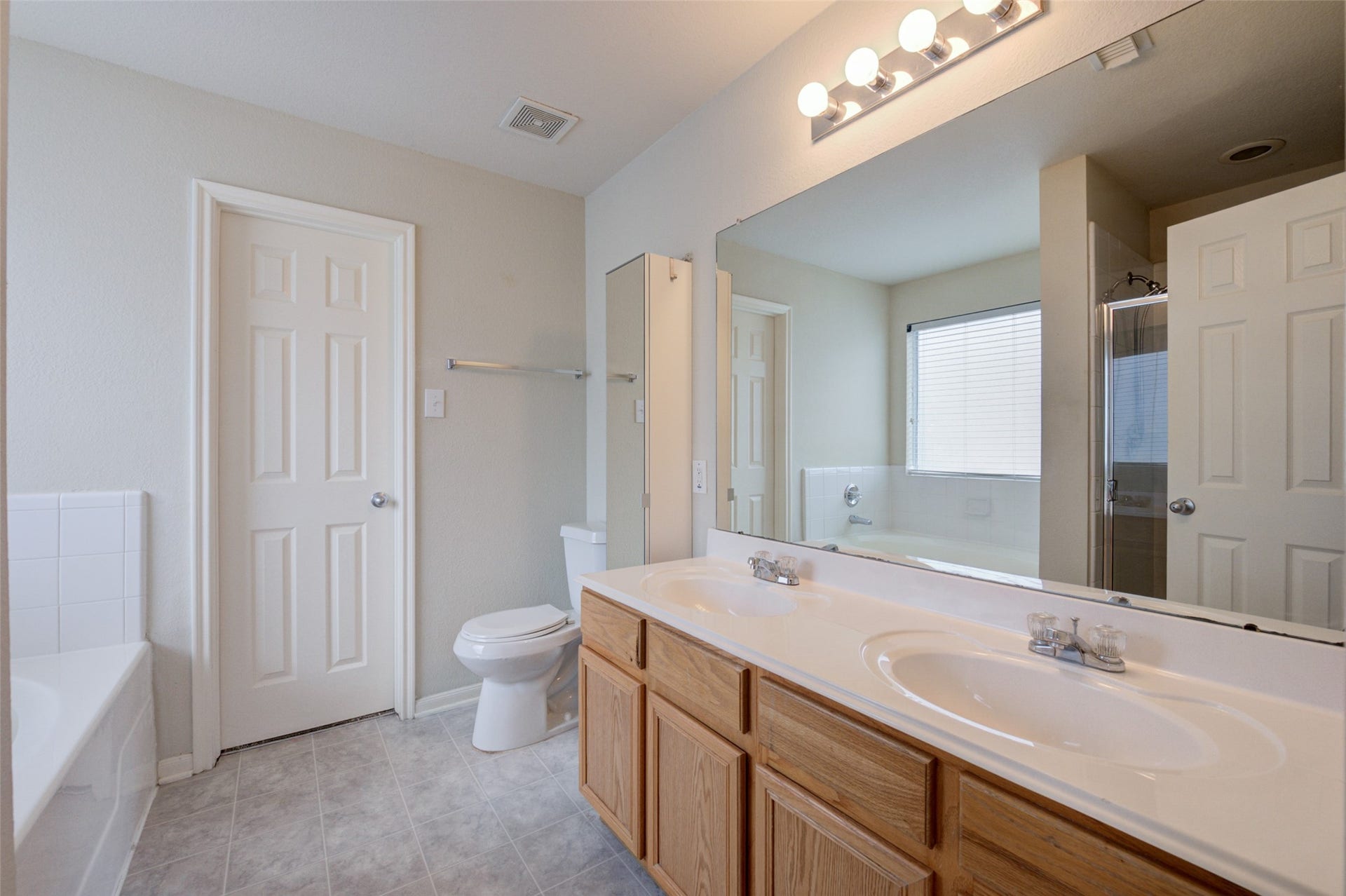 3814 Tammony Park Lane, Friendswood, TX 77546 3814 Tammony Park Lane, Friendswood, TX 77546