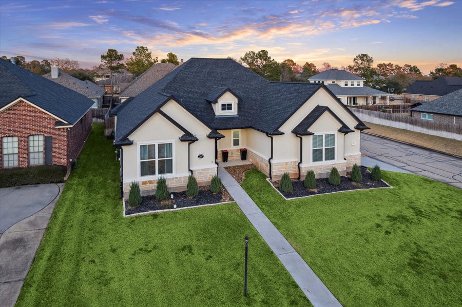Property photo for 203 Hampton Glen Road, Montgomery, TX