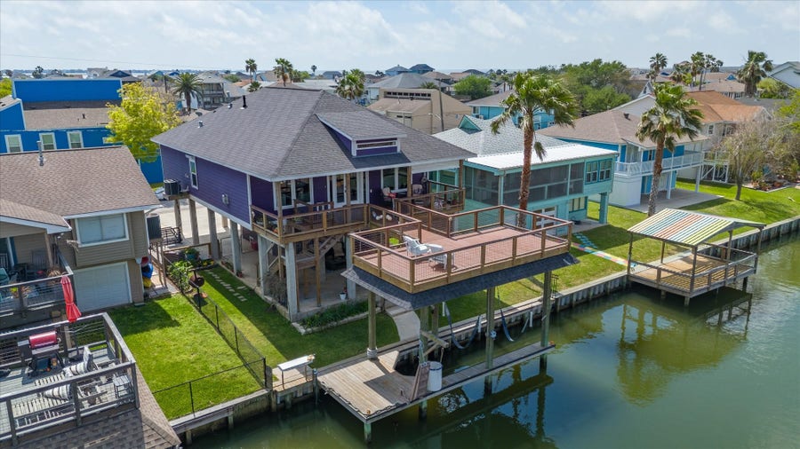 Property photo for 604 Warsaw Street, Bayou Vista, TX
