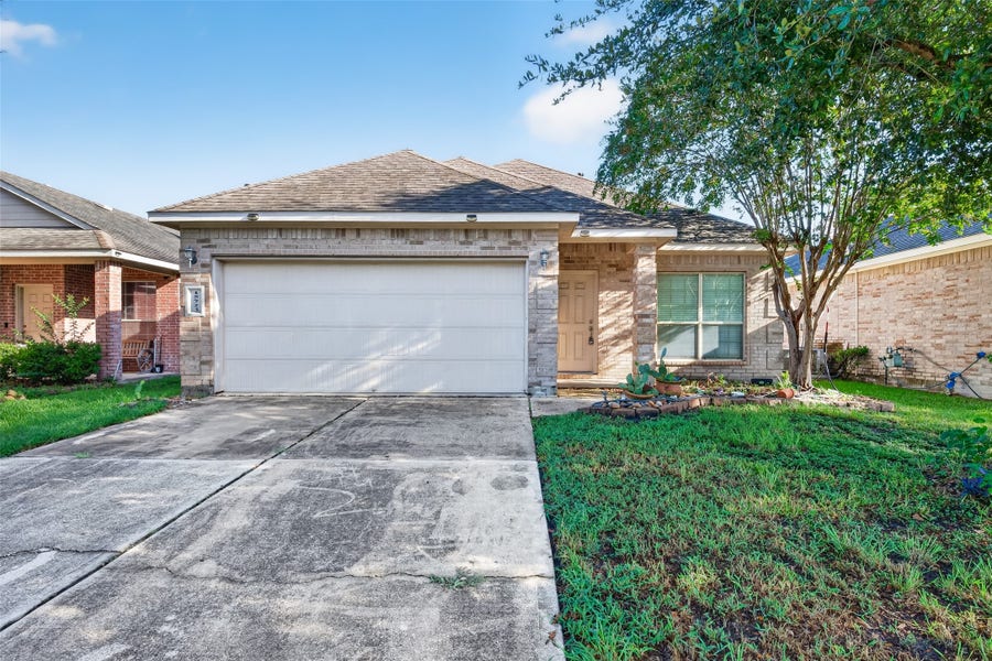 Property photo for 15723 Mountain Mist Trail, Houston, TX