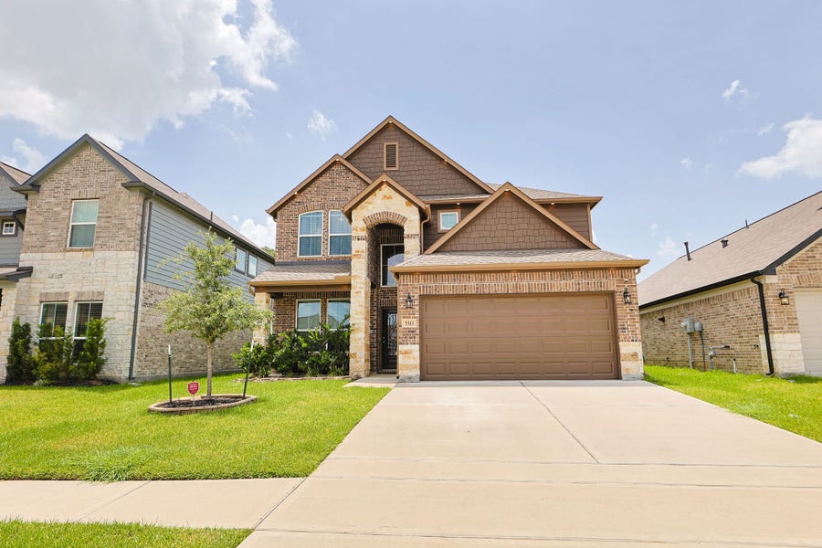 Property photo for 5511 Gothic Oak Drive, Houston, TX