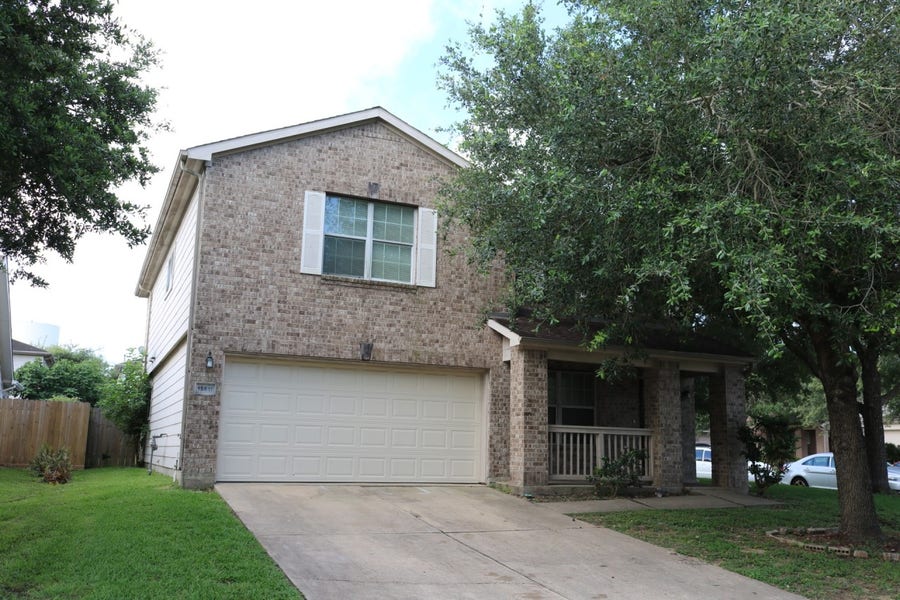 Property photo for 15611 Leeds Lane, Houston, TX
