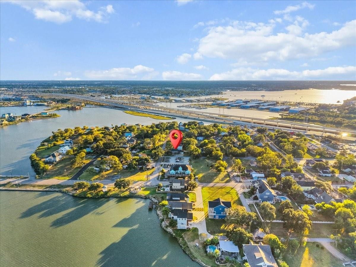 1005 Bryan Avenue, Seabrook, TX 77586 1005 Bryan Avenue, Seabrook, TX 77586