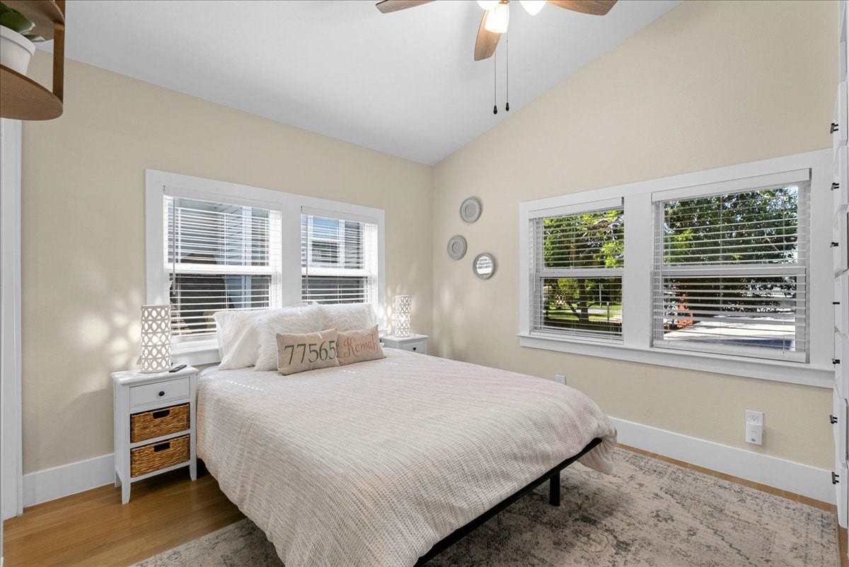 1005 Bryan Avenue, Seabrook, TX 77586 1005 Bryan Avenue, Seabrook, TX 77586