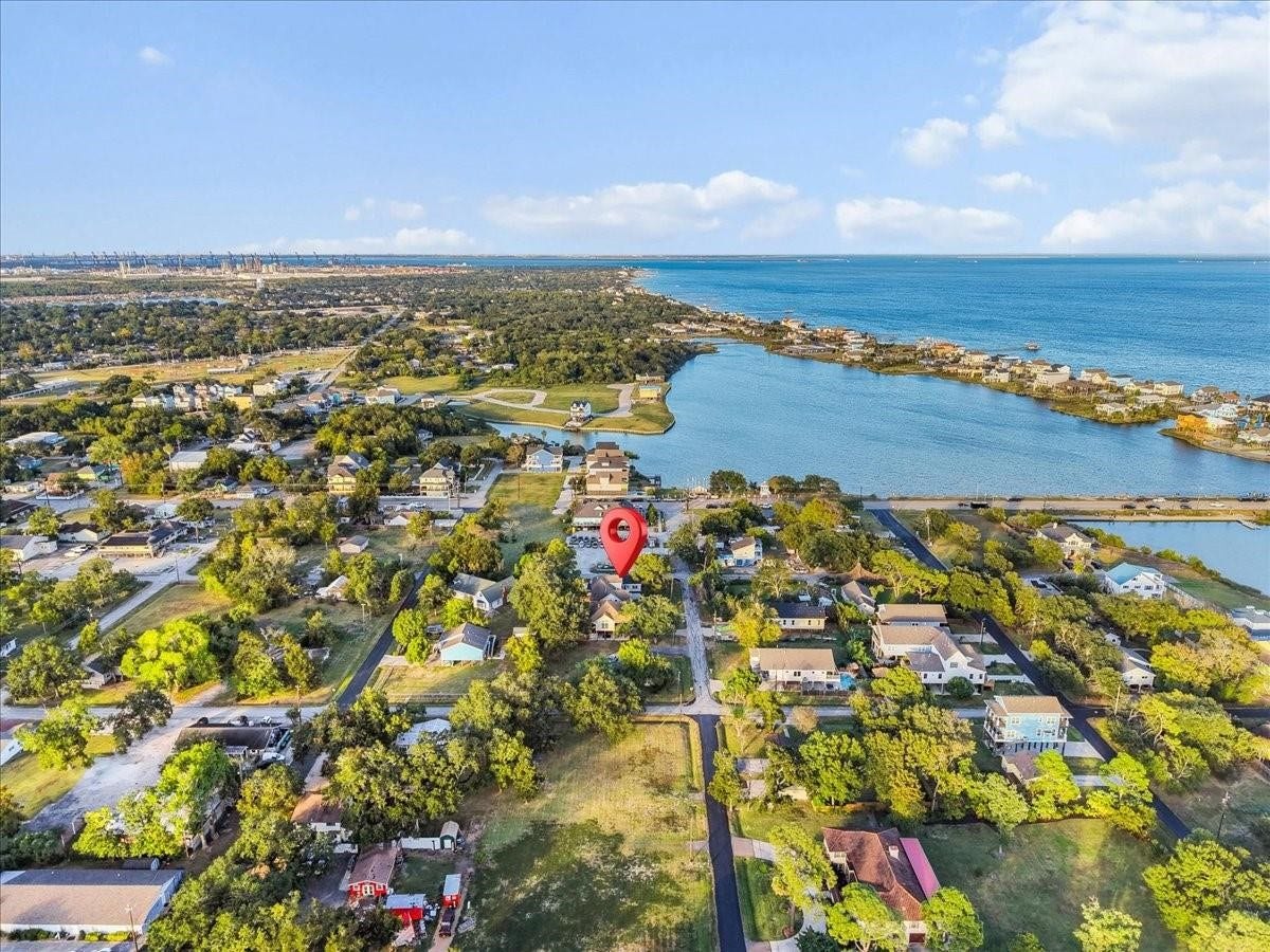 1005 Bryan Avenue, Seabrook, TX 77586 1005 Bryan Avenue, Seabrook, TX 77586
