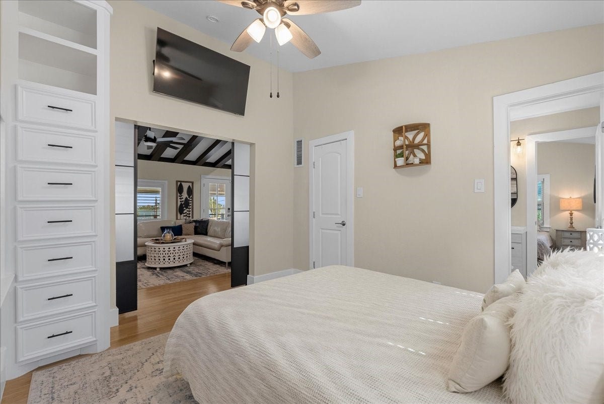 1005 Bryan Avenue, Seabrook, TX 77586 1005 Bryan Avenue, Seabrook, TX 77586