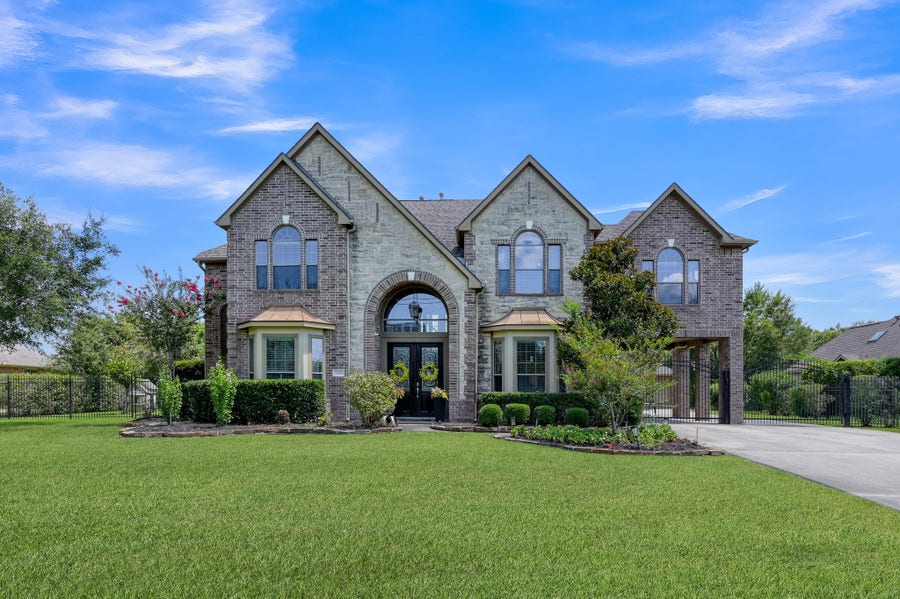Property photo for 21111 Fairhaven Creek Drive, Cypress, TX