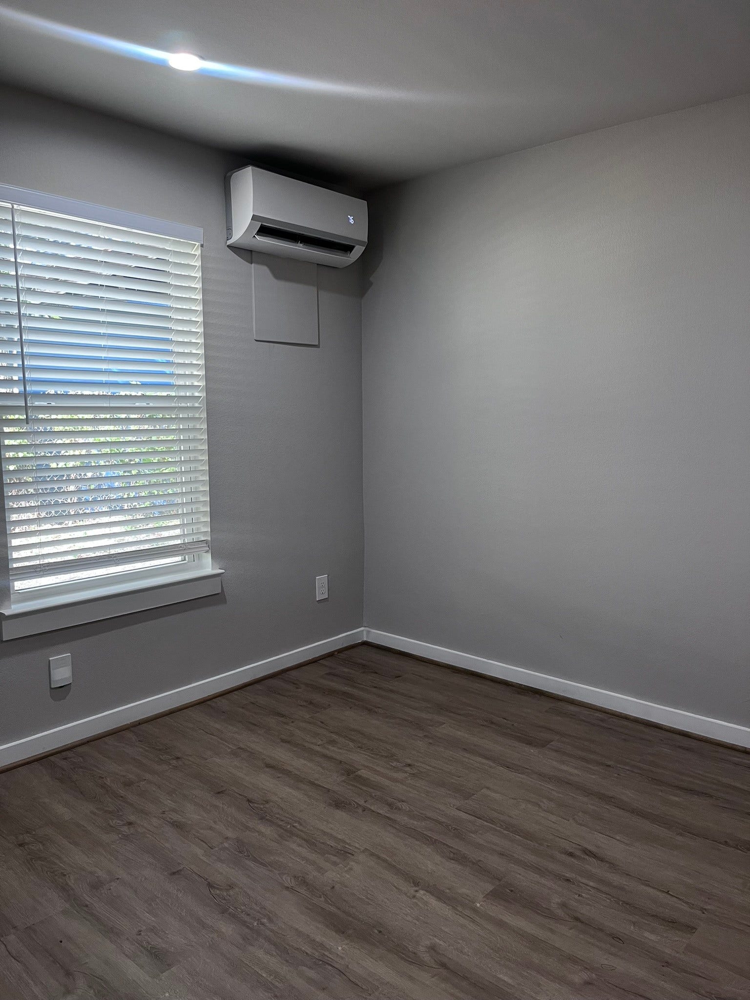 645 E 11th 1/2 Street, #2, Houston, TX 77008 645 E 11th 1/2 Street, #2, Houston, TX 77008