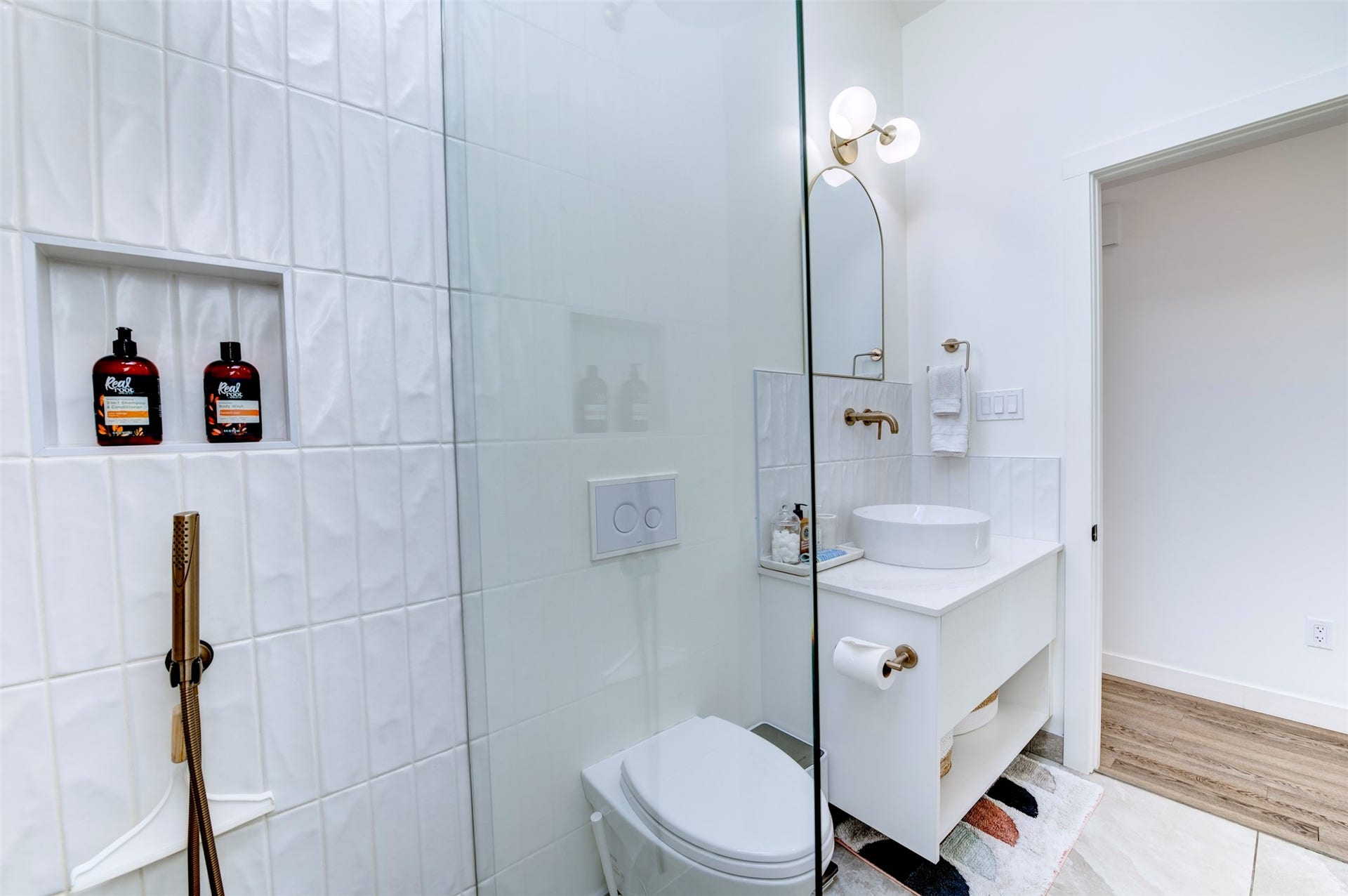 2906 Avenue R 1/2, Galveston, TX 77550 Front house bathroom with walk in shower
