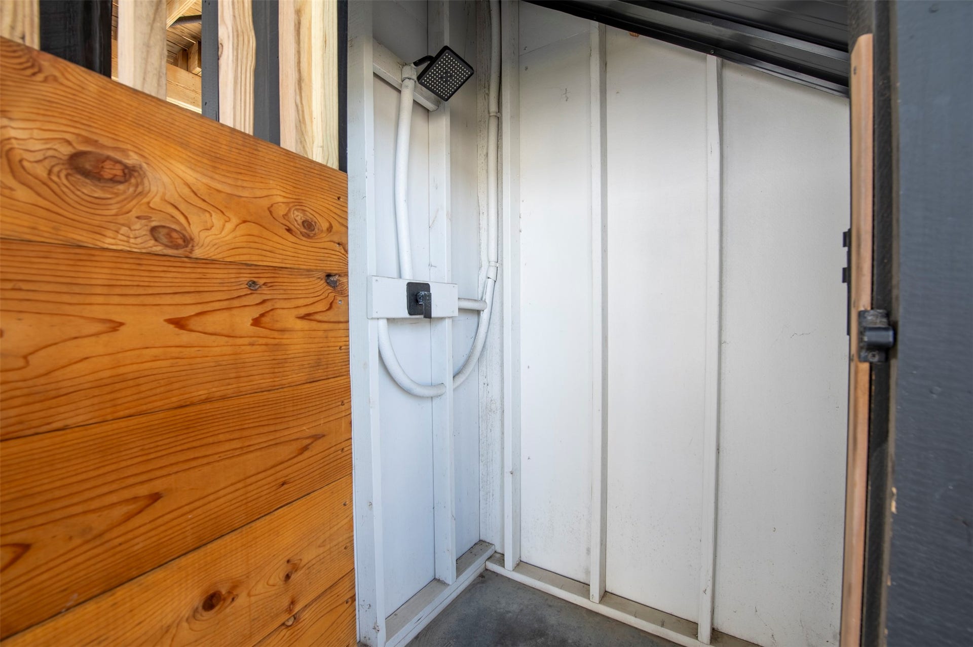 2906 Avenue R 1/2, Galveston, TX 77550 Front house private, enclosed outdoor shower