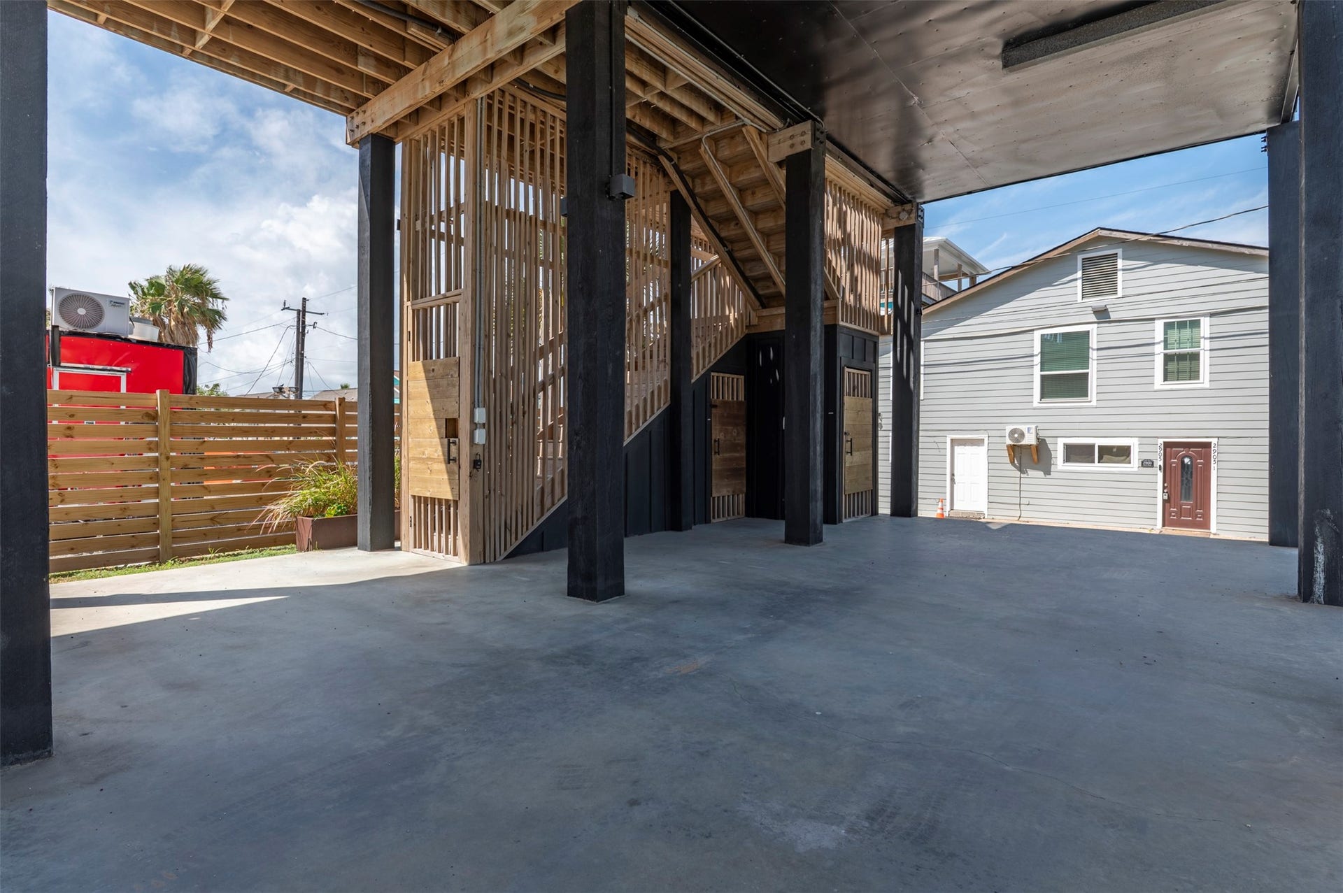 2906 Avenue R 1/2, Galveston, TX 77550 Back house private entry, outdoor shower, and storage