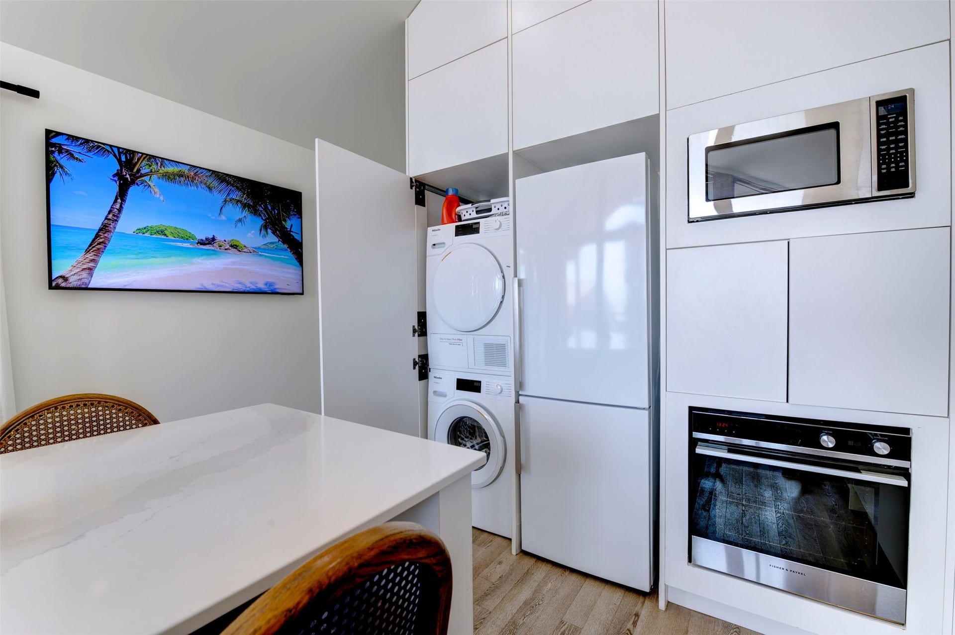 2906 Avenue R 1/2, Galveston, TX 77550 Back house stacked washer and dryer