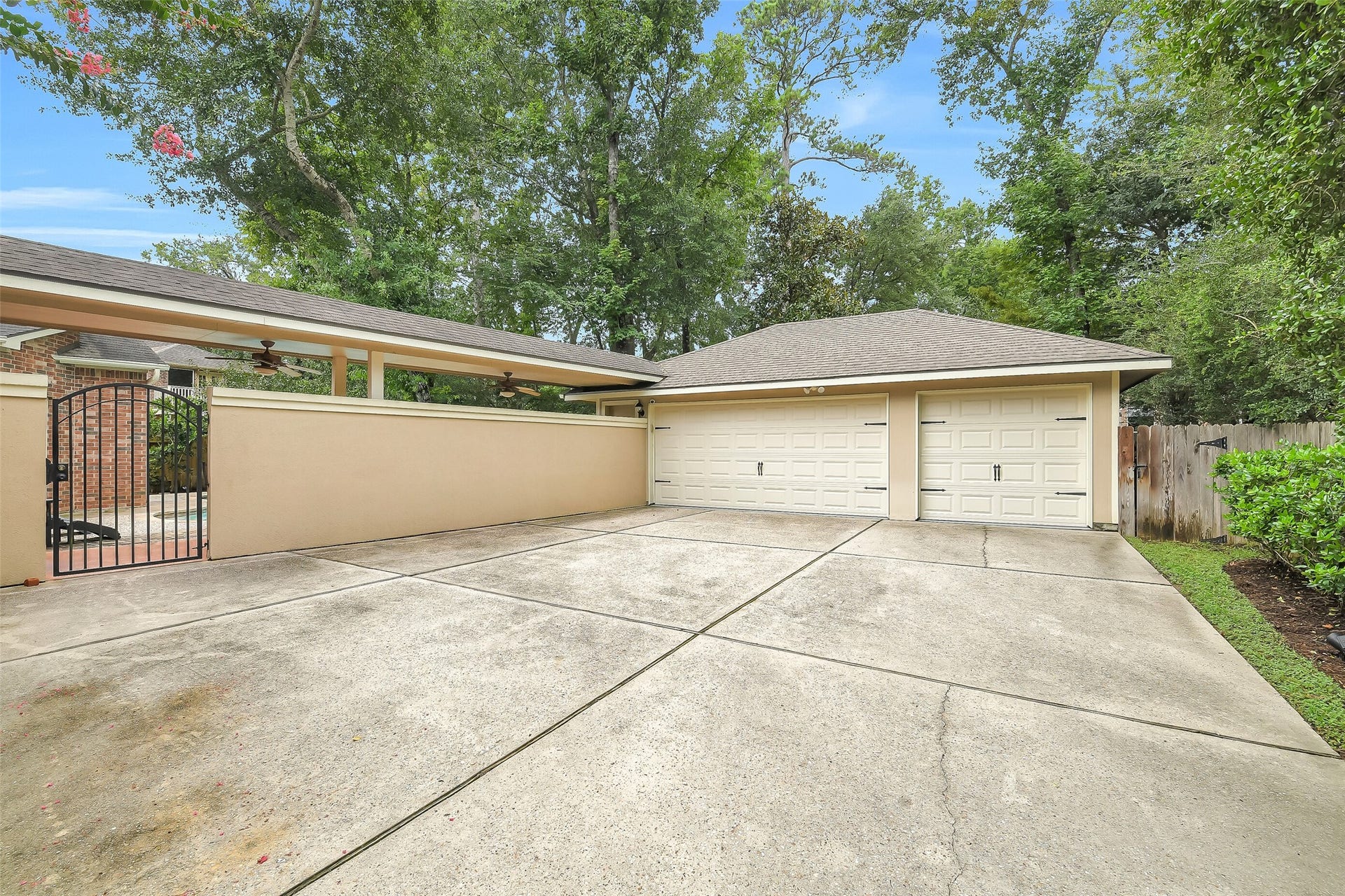 7 Larkspur Trail, The Woodlands, TX 77382 7 Larkspur Trail, The Woodlands, TX 77382