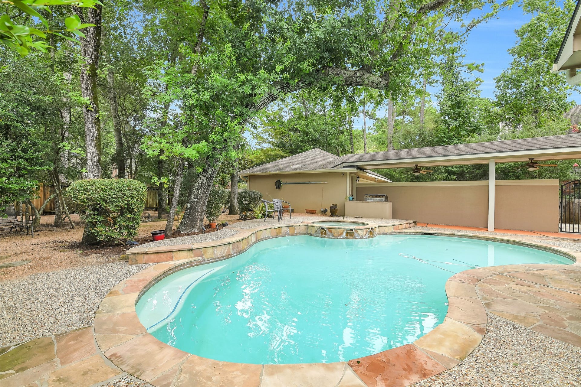7 Larkspur Trail, The Woodlands, TX 77382 7 Larkspur Trail, The Woodlands, TX 77382