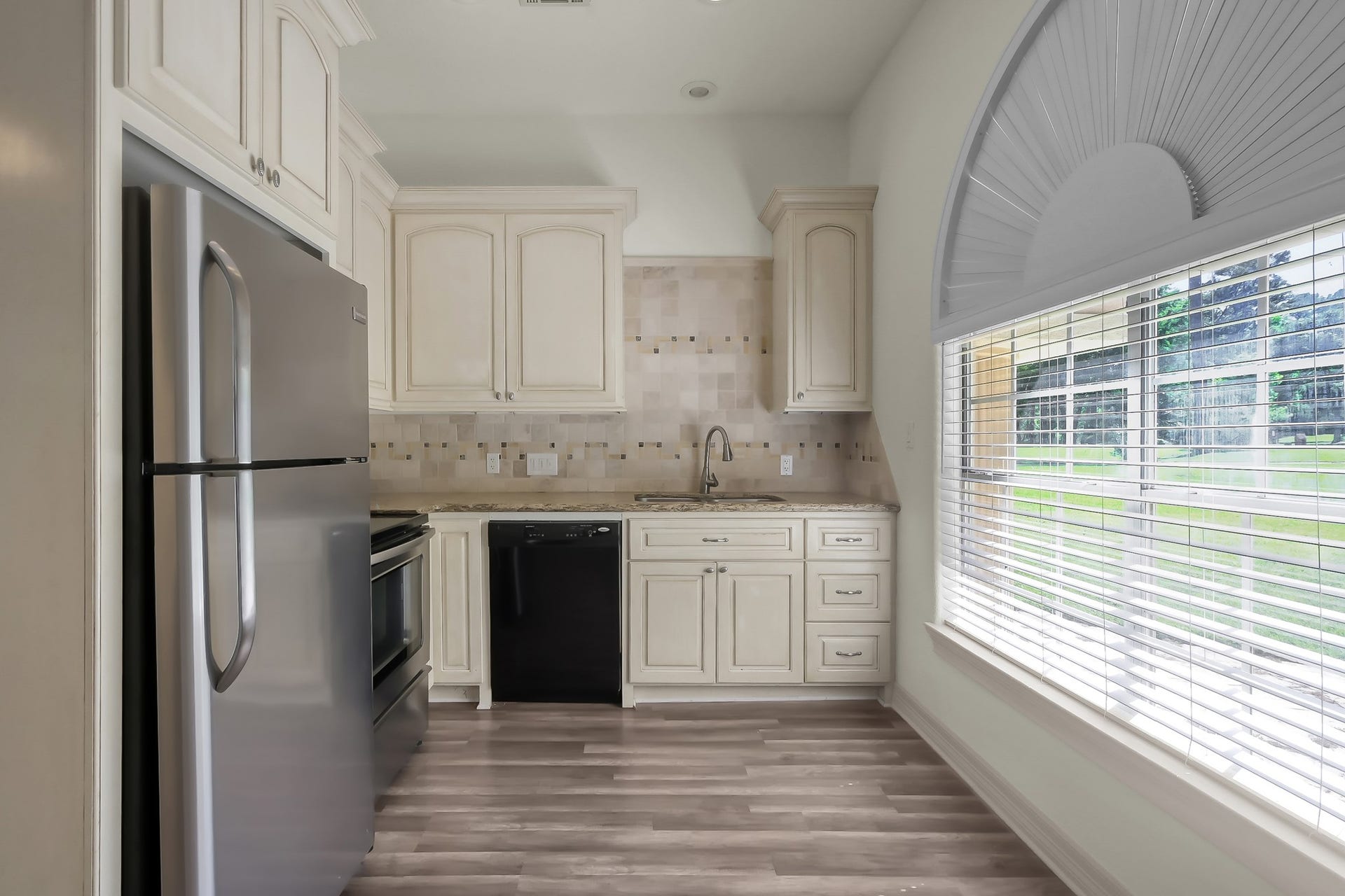 12758 Aries Loop Loop, Willis, TX 77318 ADU Kitchen
