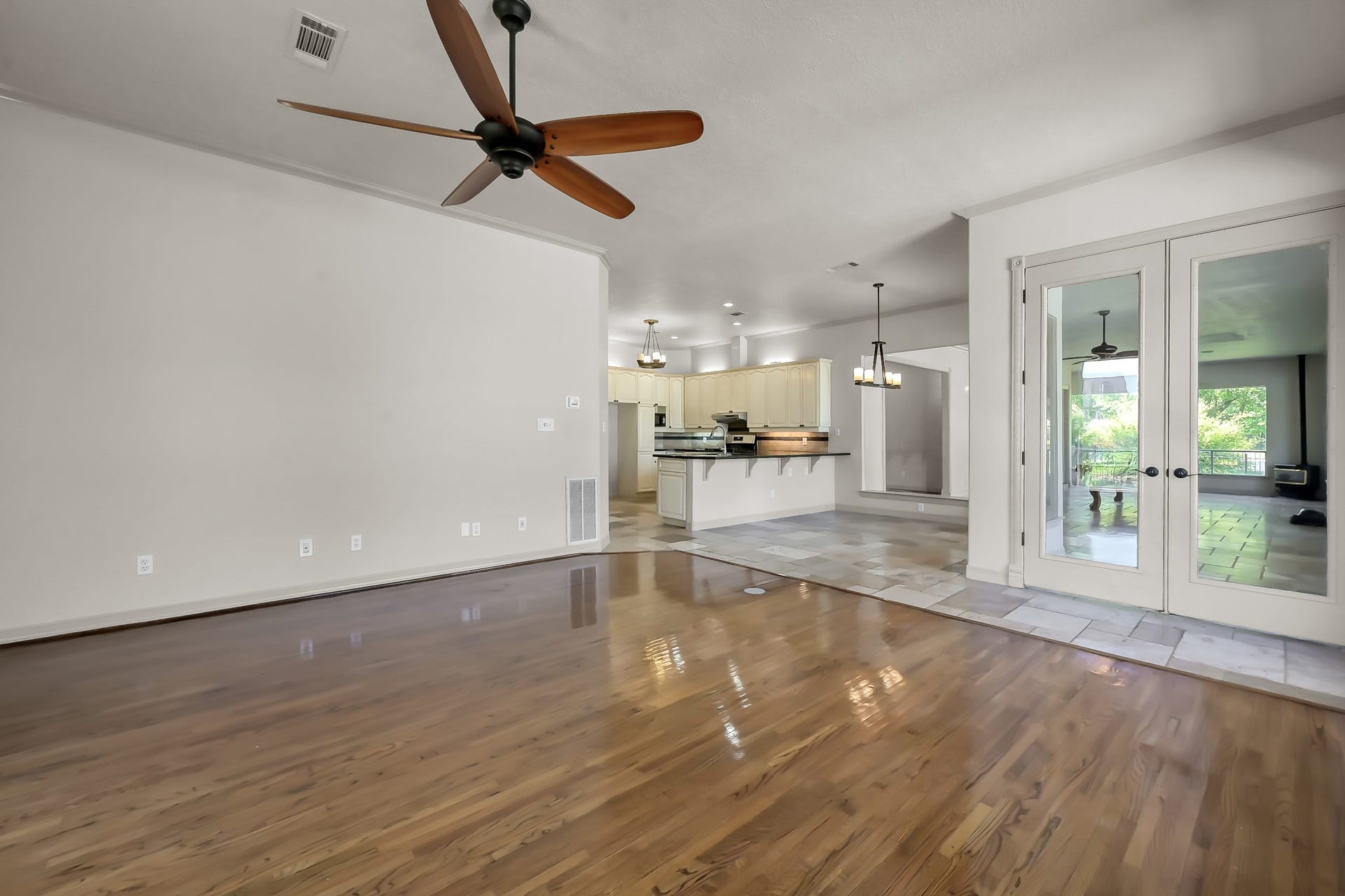 12758 Aries Loop Loop, Willis, TX 77318 Living Area