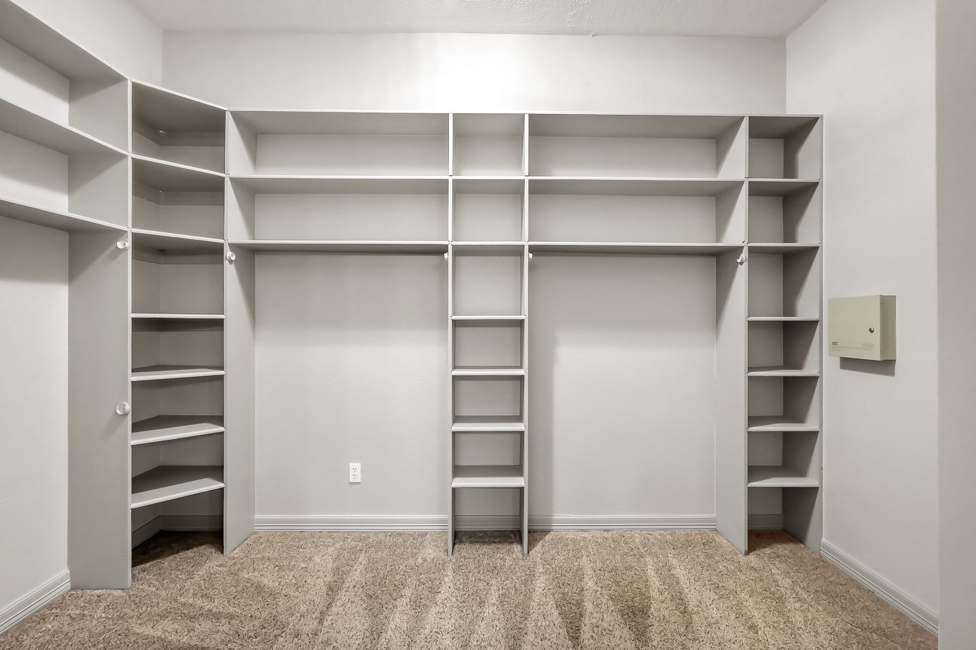 12758 Aries Loop Loop, Willis, TX 77318 Large Primary Closet with lots of Storage