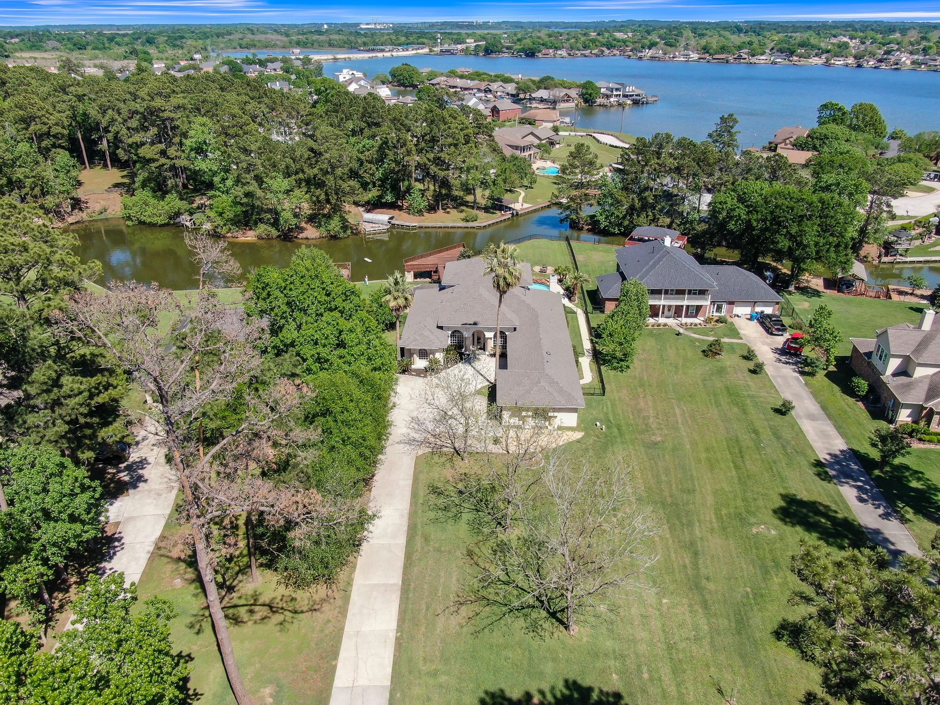 12758 Aries Loop Loop, Willis, TX 77318 Overview