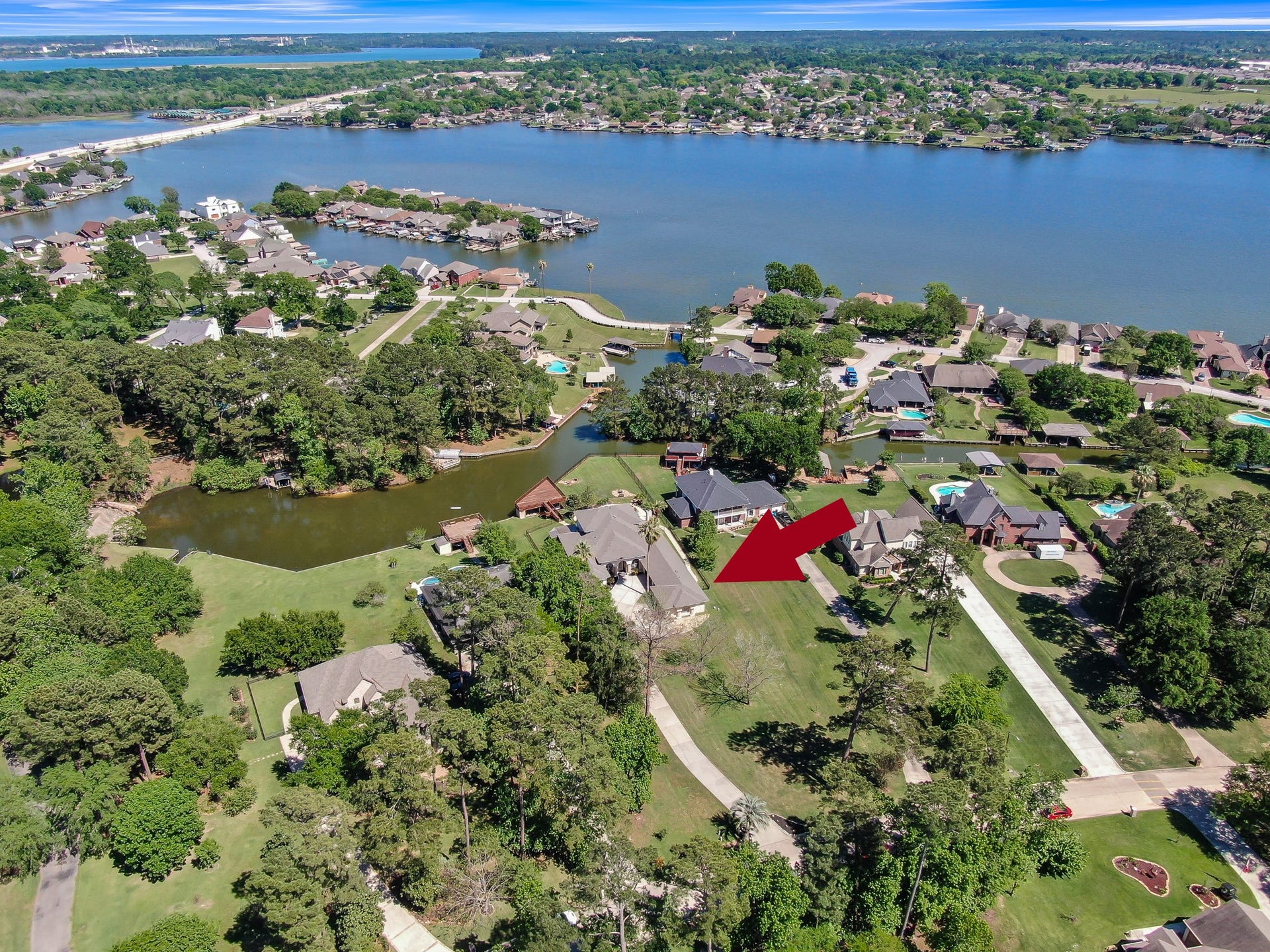 12758 Aries Loop Loop, Willis, TX 77318 Quick Access to Main Lake