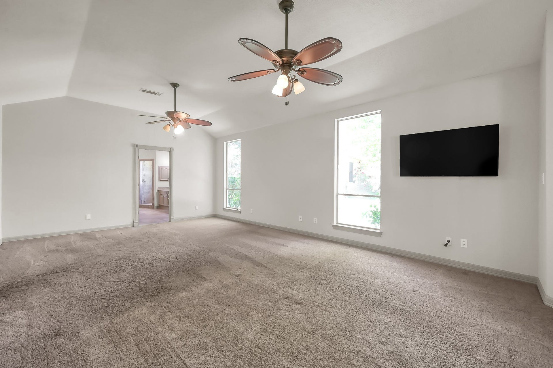 12758 Aries Loop Loop, Willis, TX 77318 Oversized Primary Bedroom