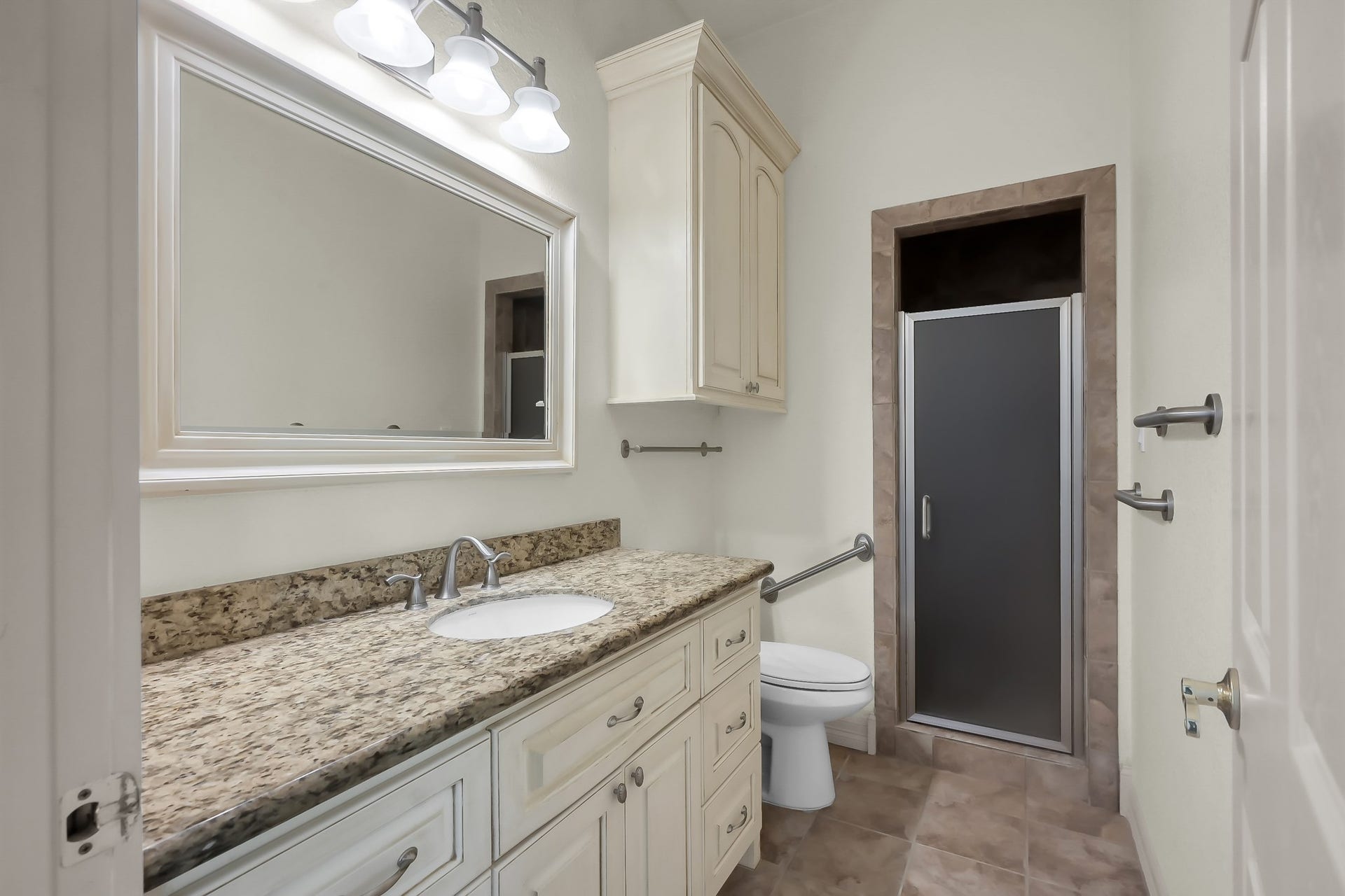 12758 Aries Loop Loop, Willis, TX 77318 ADU Bathroom