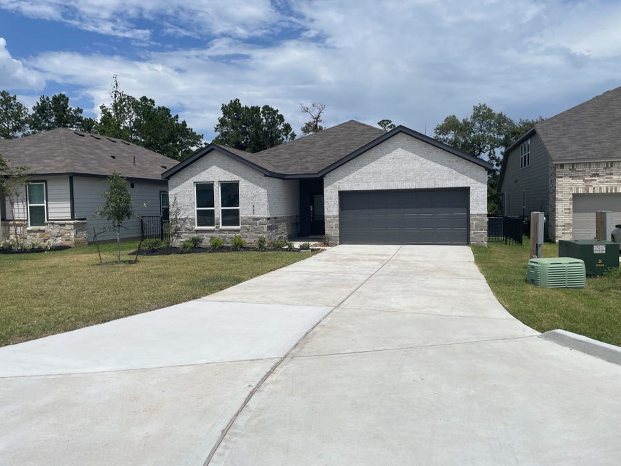 Property photo for 545 Shoreview Drive, Conroe, TX