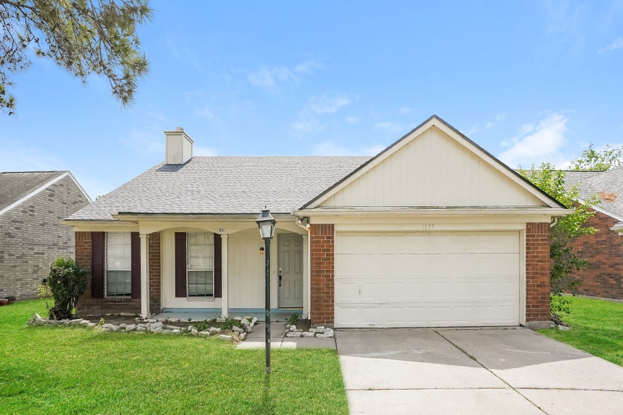 Property photo for 1635 Ridgebriar Drive, Houston, TX