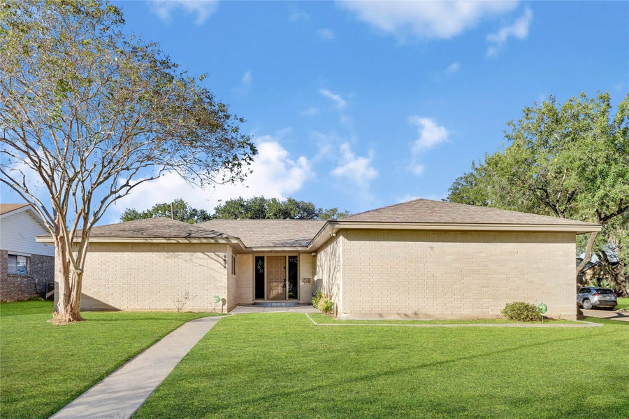Property photo for 8802 Tanager Street, Houston, TX