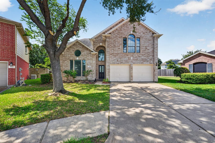 Property photo for 9306 Eaglewood Shadow Court, Houston, TX