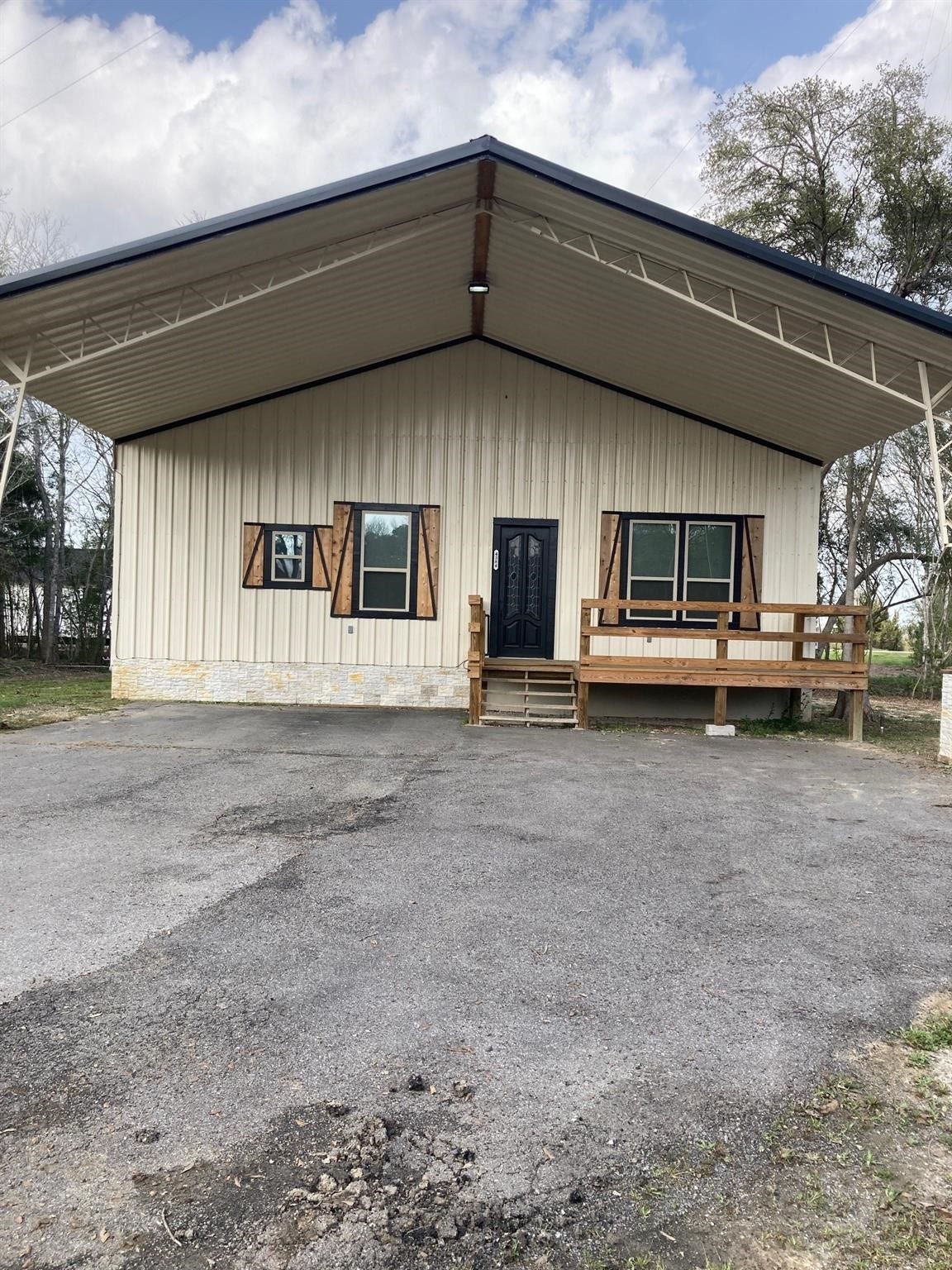 4384 County Road 197, Alvin, TX 77511 4384 County Road 197, Alvin, TX 77511
