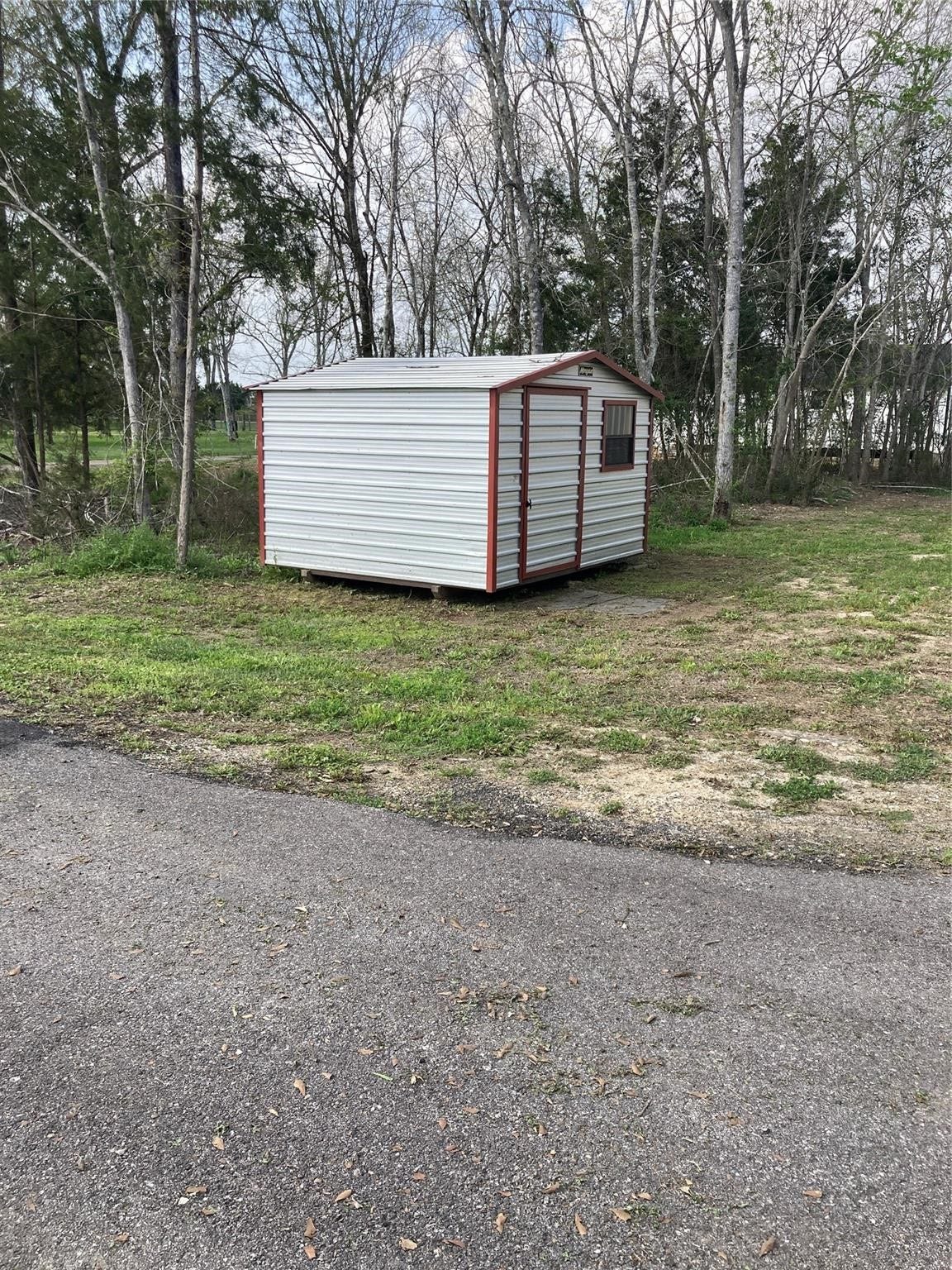 4384 County Road 197, Alvin, TX 77511 4384 County Road 197, Alvin, TX 77511