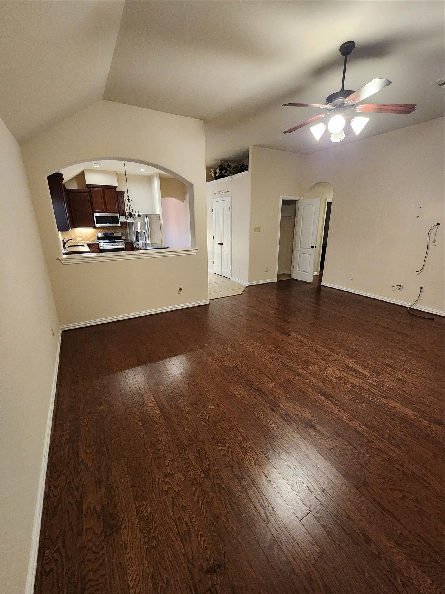 4713 E Meadow Drive, Deer Park, TX 77536 Living Room