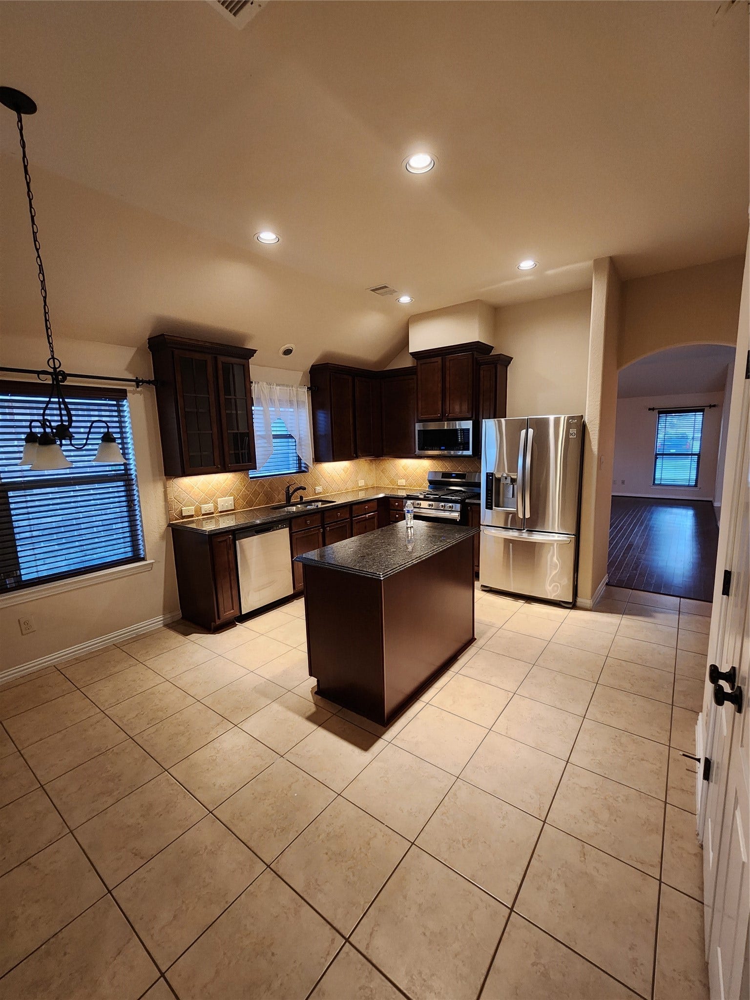 4713 E Meadow Drive, Deer Park, TX 77536 Refrigerator Included in Lease