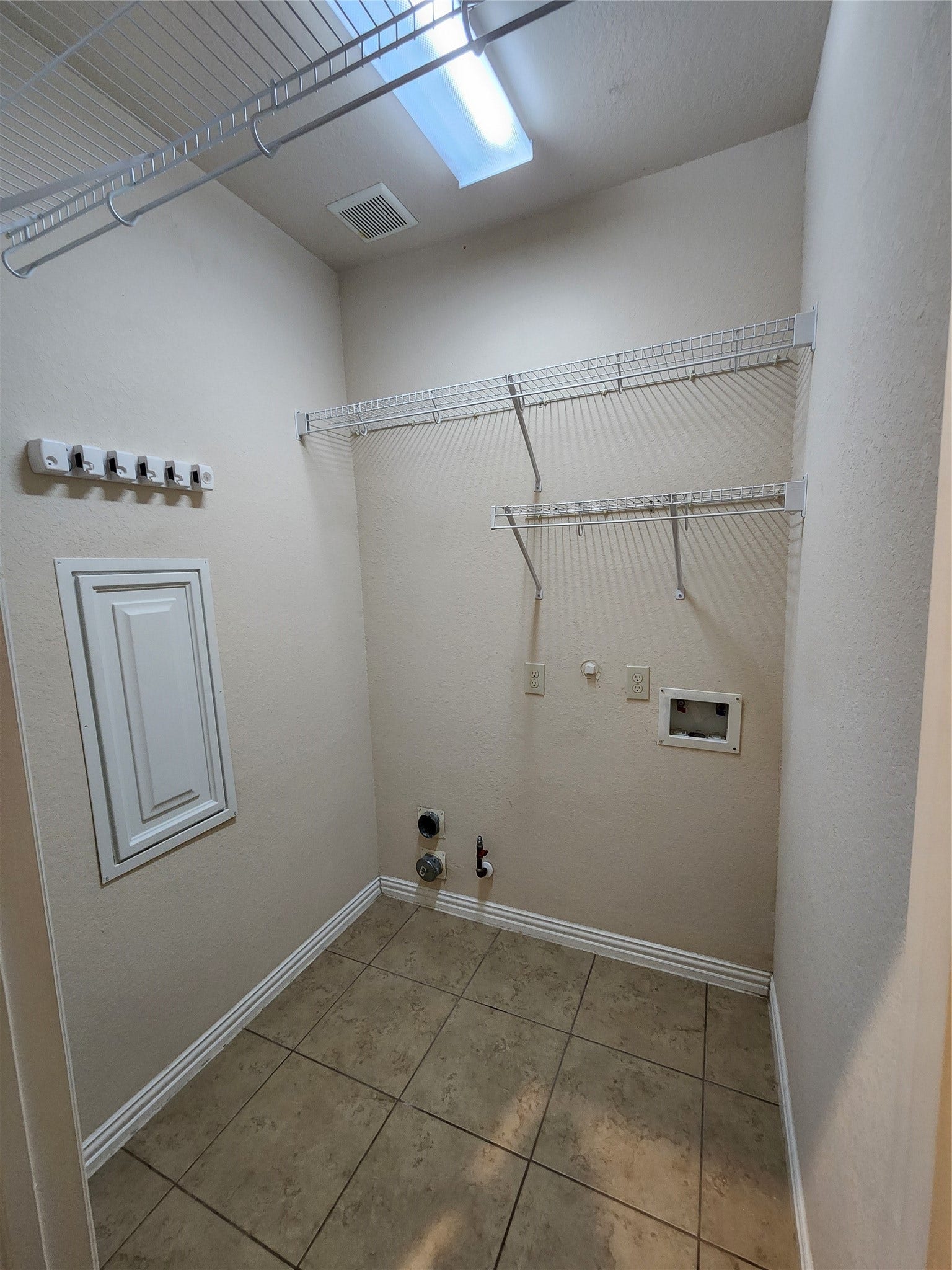 4713 E Meadow Drive, Deer Park, TX 77536 4713 E Meadow Drive, Deer Park, TX 77536